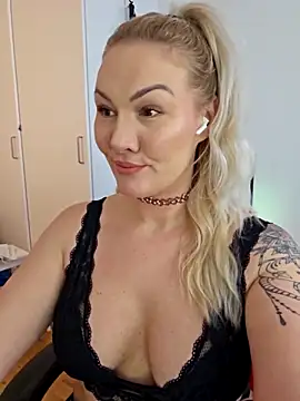 Snapshot of NastyMilf_ chatting on 02/28/25, 12:09 NastyMilf online show from 02/28/25, 12:09