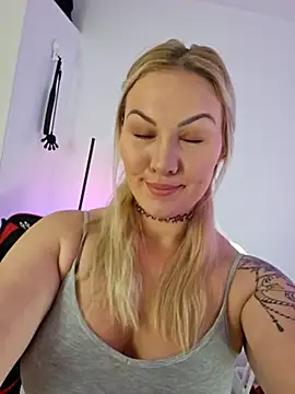 Snapshot of NastyMilf_ chatting on 03/05/25, 08:32 NastyMilf online show from 03/05/25, 08:32