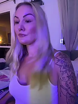 Snapshot of NastyMilf_ chatting on 10/13/25, 06:19 NastyMilf online show from 10/13/25, 06:19