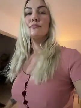 Snapshot of NastyMilf_ chatting on 10/15/25, 06:41 NastyMilf online show from 10/15/25, 06:41