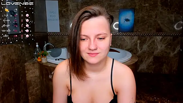 MelindaTin online show from 11/15/25, 12:52