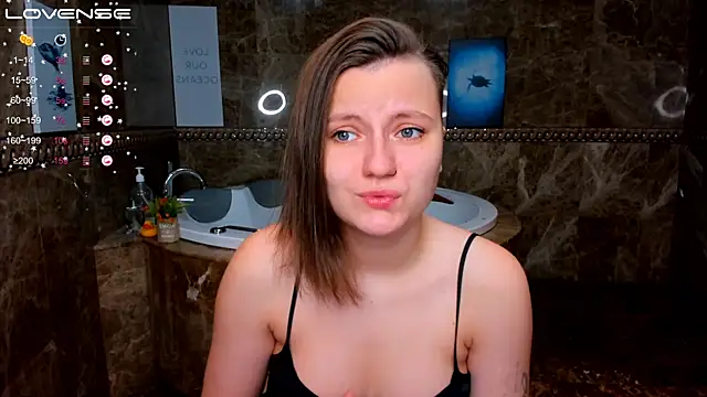 MelindaTin online show from 11/22/25, 12:20