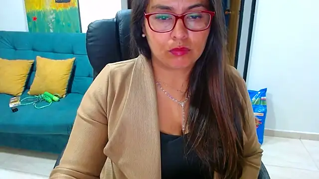 Ixchel Anaid online show from 03/06/25, 08:37