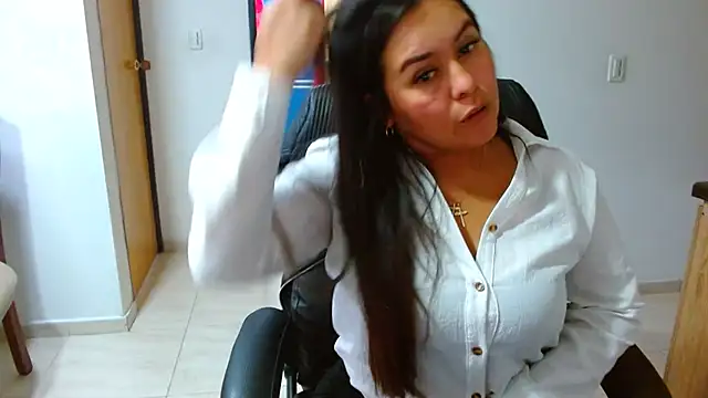 Ixchel Anaid online show from 02/01/26, 03:43