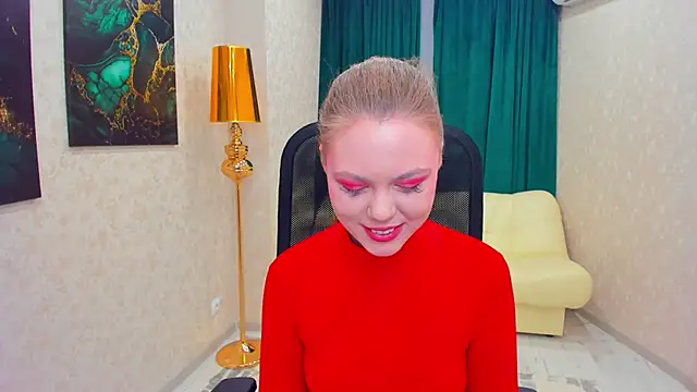 Snapshot of Strawberrye chatting on 01/12/25, 11:28 Strawberrye online show from 01/12/25, 11:28