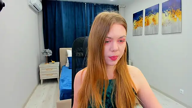 Snapshot of Strawberrye chatting on 01/15/25, 03:33 Strawberrye online show from 01/15/25, 03:33