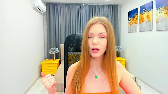 Snapshot of Strawberrye chatting on 01/31/25, 12:18 Strawberrye online show from 01/31/25, 12:18