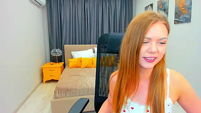 Snapshot of Strawberrye chatting on 03/07/25, 06:46 Strawberrye online show from 03/07/25, 06:46