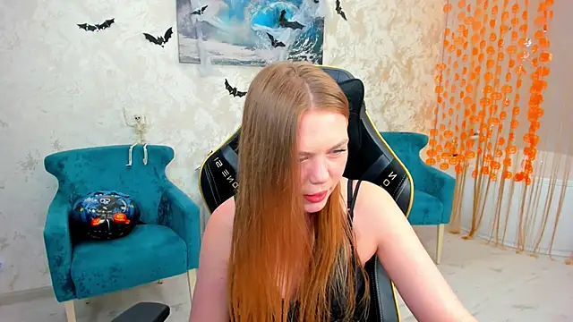 Snapshot of Strawberrye chatting on 10/25/25, 11:40 Strawberrye online show from 10/25/25, 11:40