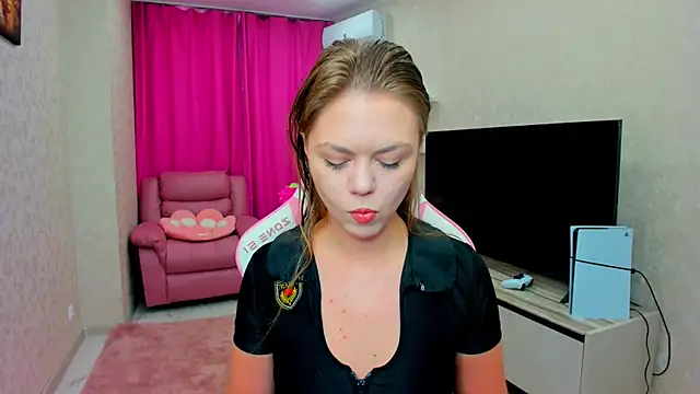 Strawberrye online show from 03/02/26, 03:20