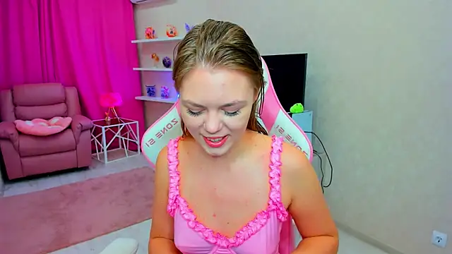 Strawberrye online show from 04/20/26, 03:20