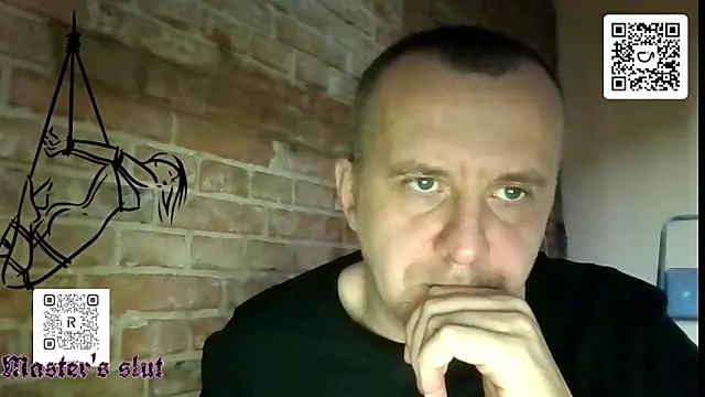 Snapshot of MrWhitePL chatting on 11/05/25, 01:44 MrWhitePL online show from 11/05/25, 01:44