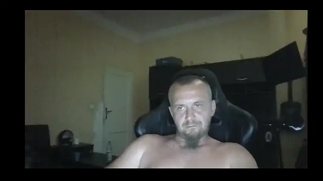 Snapshot of MrWhitePL chatting on 06/29/26, 03:23 MrWhitePL online show from 06/29/26, 03:23