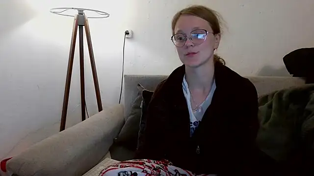 little-leni online show from 03/13/26, 09:21