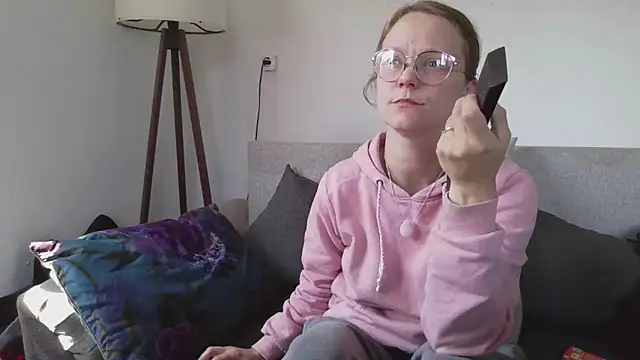 little-leni online show from 04/01/26, 10:38