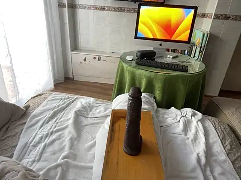 Snapshot of pinkgirls18 chatting on 12/07/24, 01:07 pinkgirls18 online show from 12/07/24, 01:07