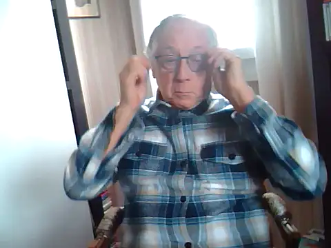 Snapshot of johnjohn622662 chatting on 02/21/25, 11:22 johnjohn622662 online show from 02/21/25, 11:22