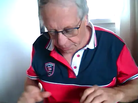 Snapshot of johnjohn622662 chatting on 09/23/25, 12:30 johnjohn622662 online show from 09/23/25, 12:30