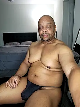 Snapshot of carmeldaddy1 chatting on 09/17/25, 05:20 carmeldaddy1 online show from 09/17/25, 05:20