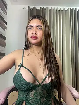 Snapshot of Bombshell_Ashy chatting on 02/09/25, 07:19 Bombshell Ashy online show from 02/09/25, 07:19