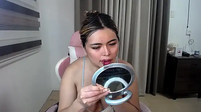 Snapshot of Bombshell_Ashy chatting on 02/24/25, 03:20 Bombshell Ashy online show from 02/24/25, 03:20