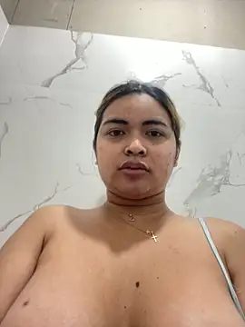 Snapshot of Bombshell_Ashy chatting on 03/02/25, 03:05 Bombshell Ashy online show from 03/02/25, 03:05