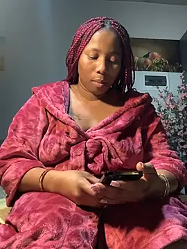 Snapshot of CurvyDesire1 chatting on 02/20/25, 12:41 CurvyDesire1 online show from 02/20/25, 12:41