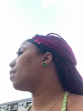 Snapshot of CurvyDesire1 chatting on 03/18/25, 02:59 CurvyDesire1 online show from 03/18/25, 02:59