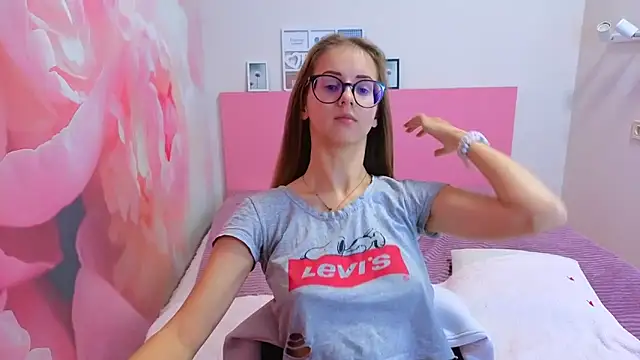 AliceAdams online show from 10/17/25, 07:00