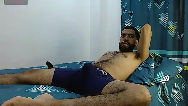Snapshot of Aroon_Stonne chatting on 02/20/25, 01:25 Aroon Stonne online show from 02/20/25, 01:25
