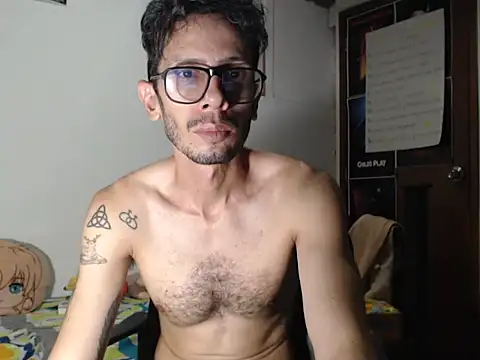 Snapshot of alisterxxx chatting on 07/23/26, 01:58 alisterxxx online show from 07/23/26, 01:58