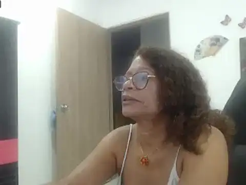 BustyMilf  online show from 03/06/25, 11:47