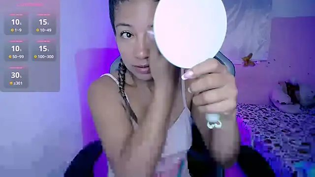 Snapshot of ninatiny chatting on 09/10/25, 10:15 ninatiny online show from 09/10/25, 10:15