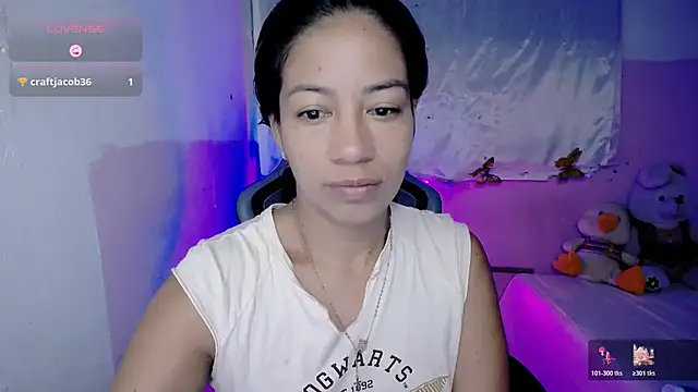 Snapshot of ninatiny chatting on 11/01/25, 10:39 ninatiny online show from 11/01/25, 10:39