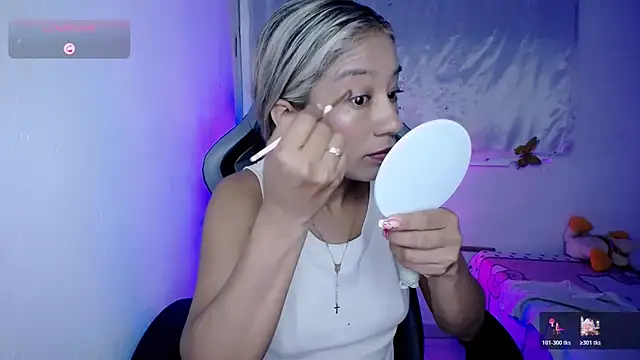 Snapshot of ninatiny chatting on 11/12/25, 08:48 ninatiny online show from 11/12/25, 08:48