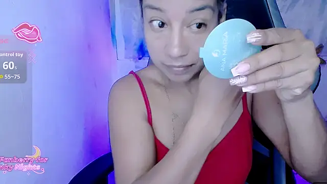 Snapshot of ninatiny chatting on 11/27/25, 09:11 ninatiny online show from 11/27/25, 09:11