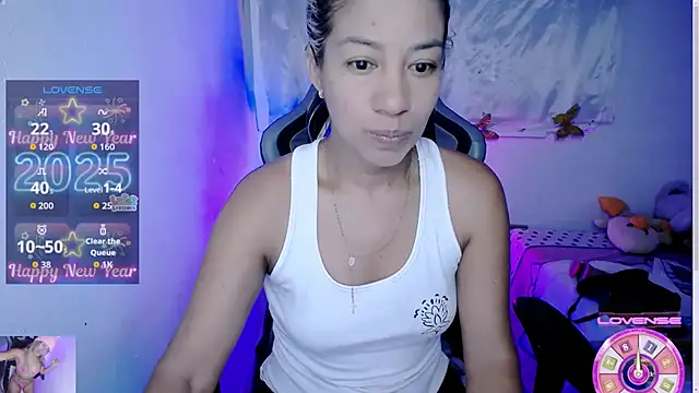 Snapshot of ninatiny chatting on 12/02/25, 10:53 ninatiny online show from 12/02/25, 10:53