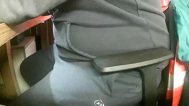 Snapshot of Cygnus58topchef chatting on 10/31/25, 03:02 Cygnus58topchef online show from 10/31/25, 03:02