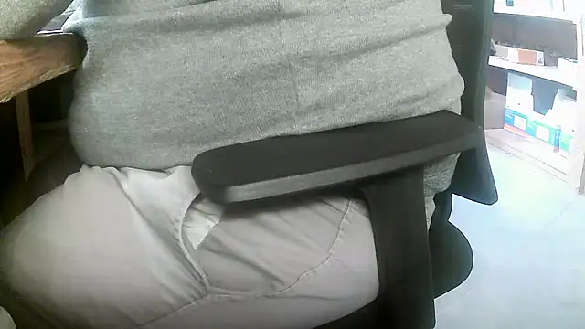 Snapshot of Cygnus58topchef chatting on 11/25/25, 10:04 Cygnus58topchef online show from 11/25/25, 10:04