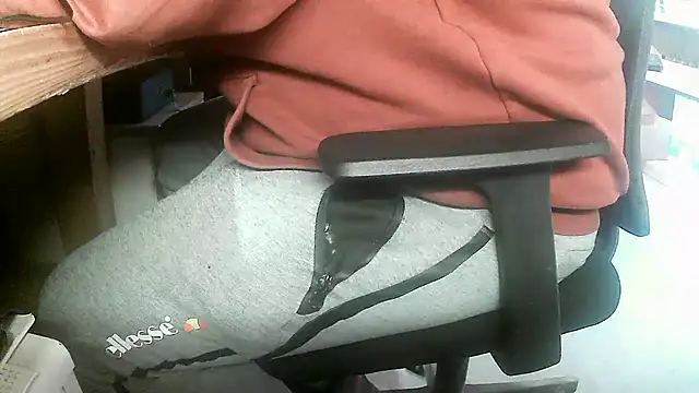 Snapshot of Cygnus58topchef chatting on 12/16/25, 09:36 Cygnus58topchef online show from 12/16/25, 09:36