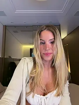 Snapshot of jasminesummer chatting on 07/20/26, 03:25 jasminesummer online show from 07/20/26, 03:25