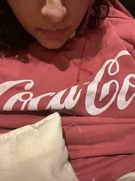 Snapshot of miaoberoi chatting on 12/02/24, 02:52 miaoberoi online show from 12/02/24, 02:52