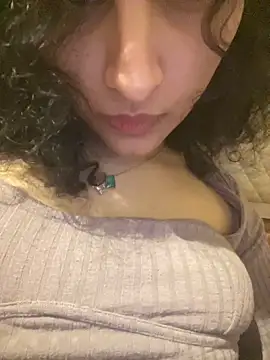 Snapshot of miaoberoi chatting on 12/13/24, 12:06 miaoberoi online show from 12/13/24, 12:06