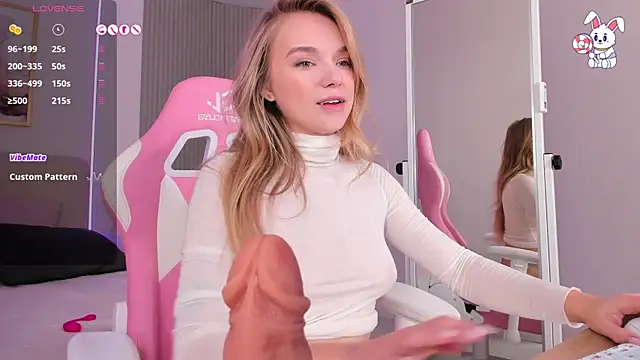 Snapshot of VirginChloe chatting on 12/05/25, 03:04 VirginChloe online show from 12/05/25, 03:04