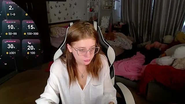 Kira honeyy online show from 04/12/26, 06:40