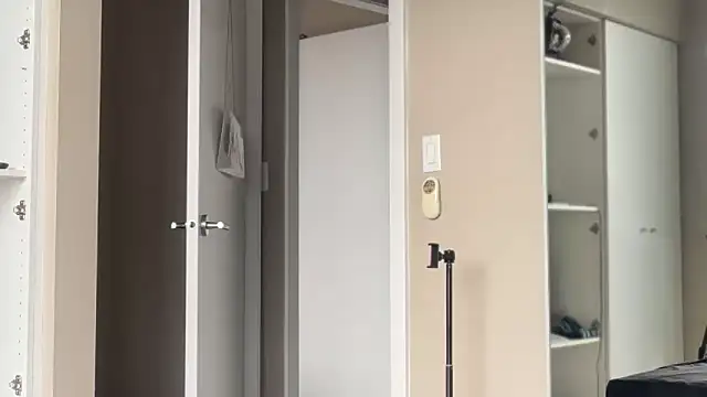 MikyFoxx online show from 09/25/25, 09:29