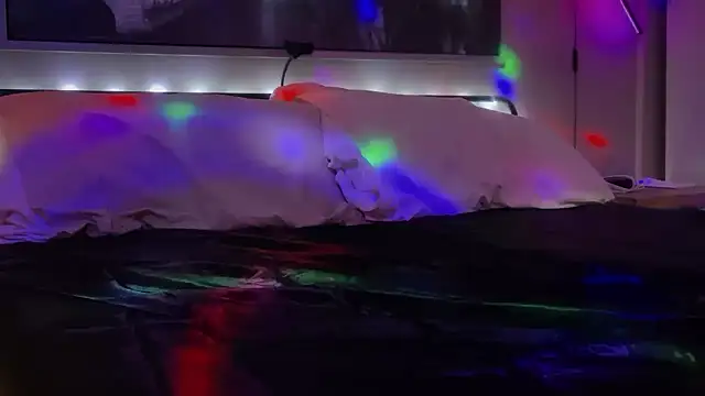 MikyFoxx online show from 10/23/25, 09:30