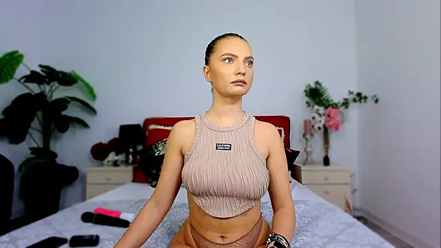 Snapshot of SashaRizz chatting on 11/05/25, 06:13 SashaRizz online show from 11/05/25, 06:13