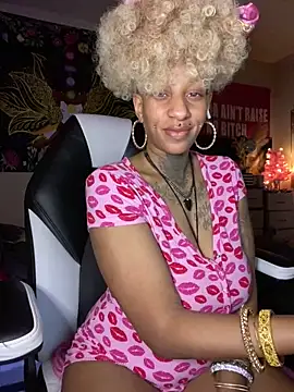 Snapshot of MzParker chatting on 03/09/25, 03:01 MzParker online show from 03/09/25, 03:01