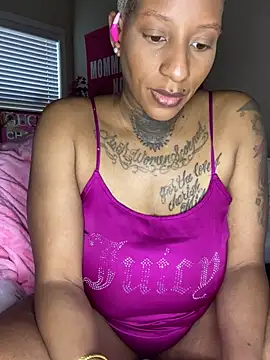 Snapshot of MzParker chatting on 02/05/26, 02:33 MzParker online show from 02/05/26, 02:33